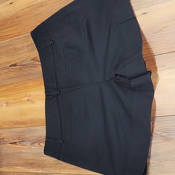 New York & company black shorts - Picture 4 of 4